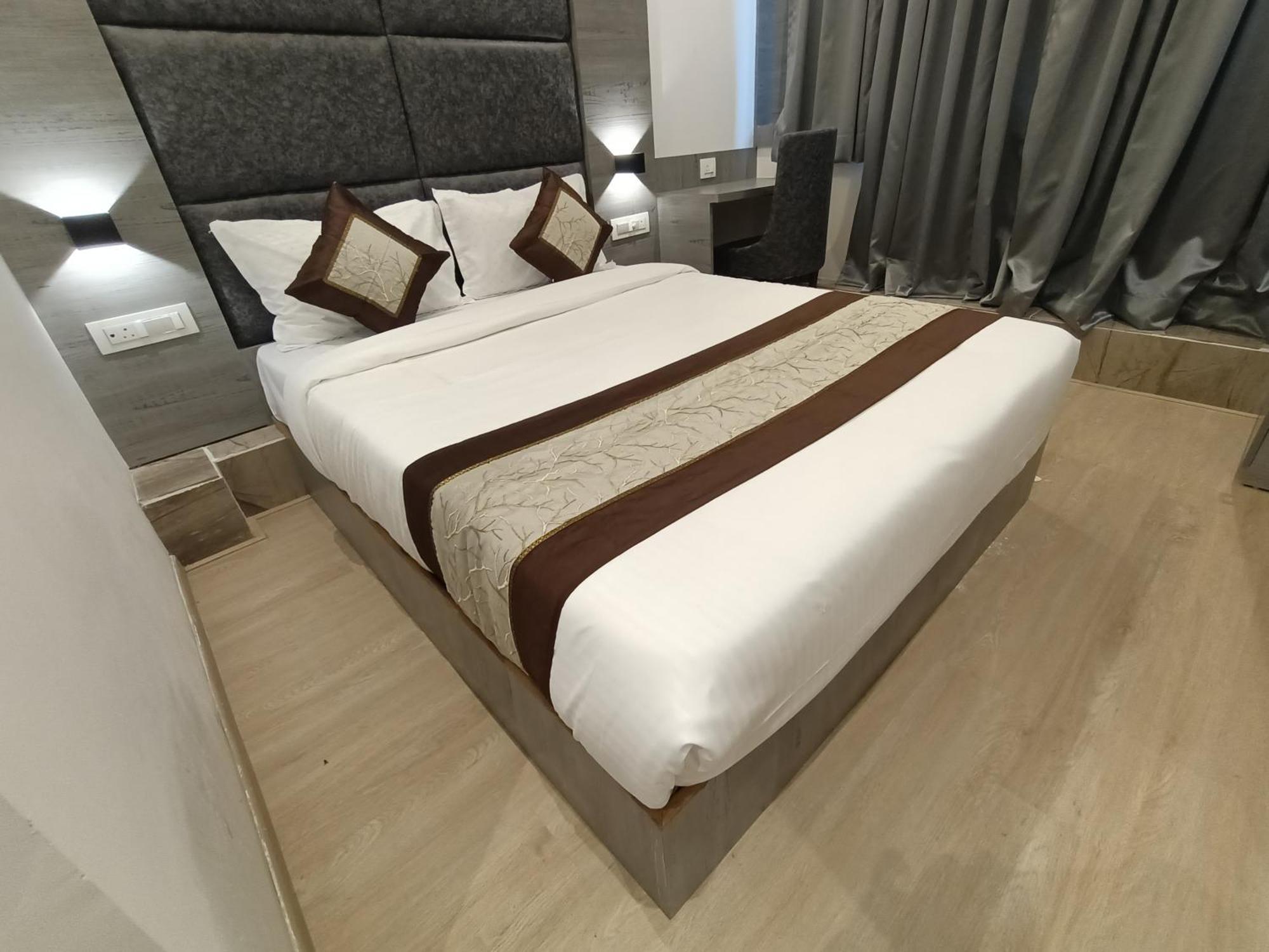 Hotel Beverly Palace Santacruz - Near Bkc - Mumbai Airport T1 מראה חיצוני תמונה