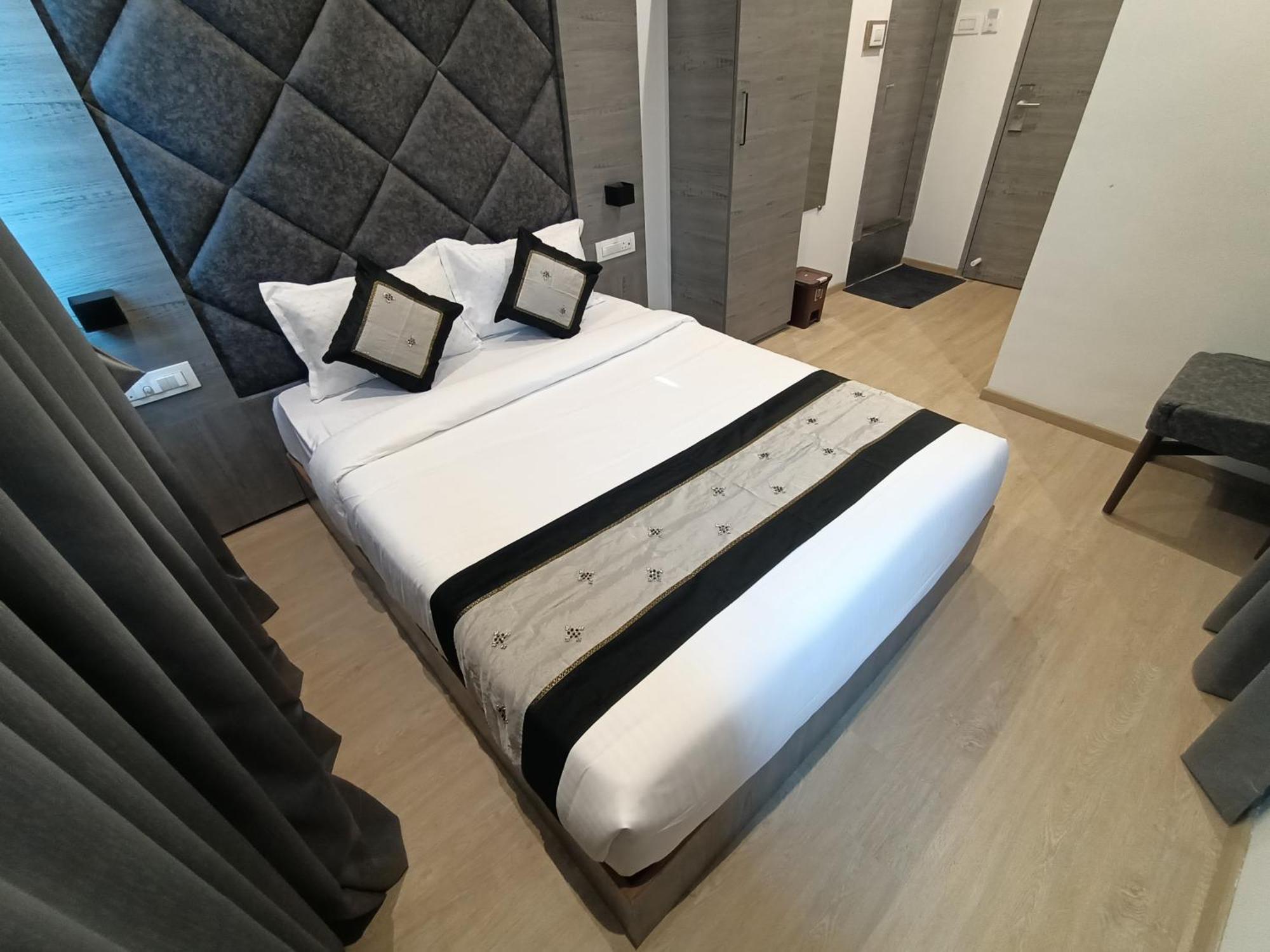 Hotel Beverly Palace Santacruz - Near Bkc - Mumbai Airport T1 מראה חיצוני תמונה