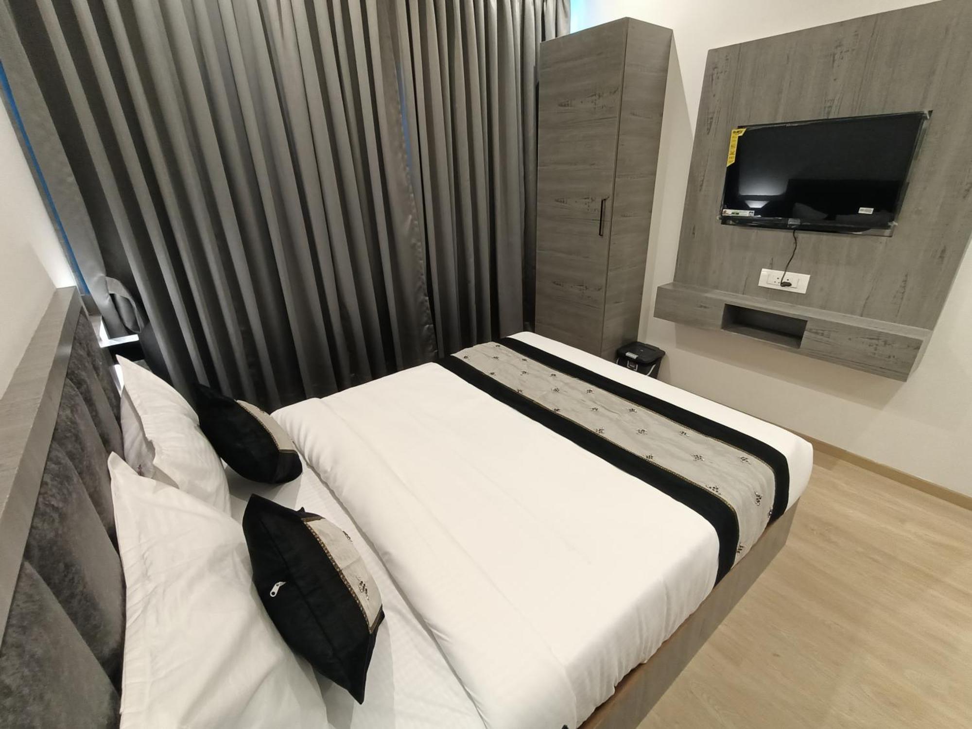 Hotel Beverly Palace Santacruz - Near Bkc - Mumbai Airport T1 מראה חיצוני תמונה