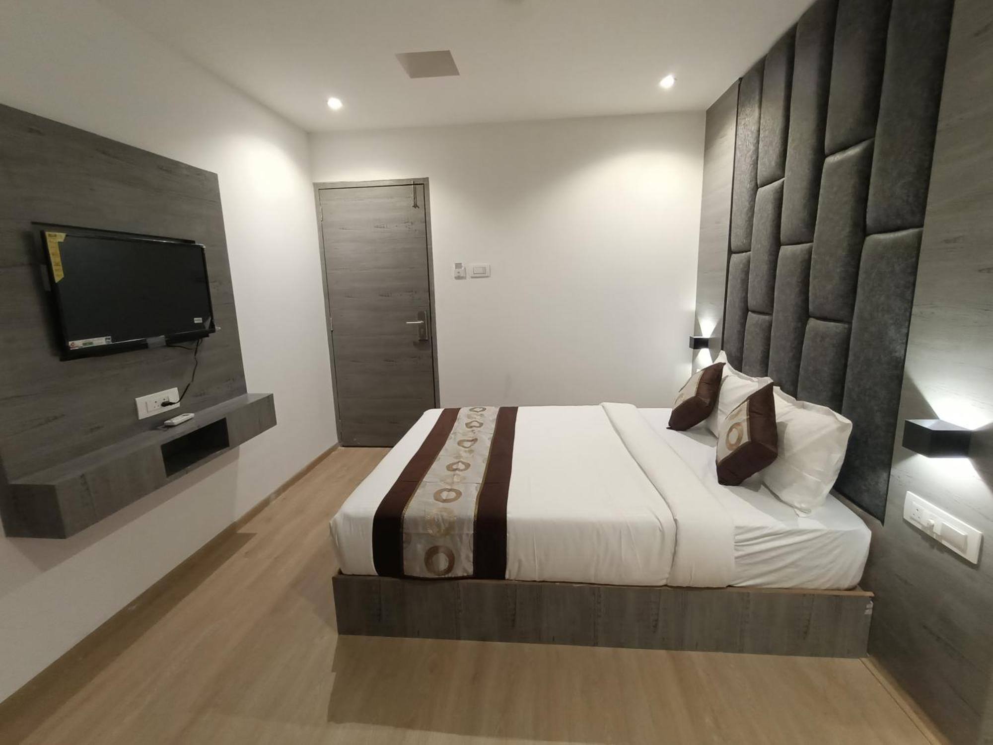 Hotel Beverly Palace Santacruz - Near Bkc - Mumbai Airport T1 מראה חיצוני תמונה