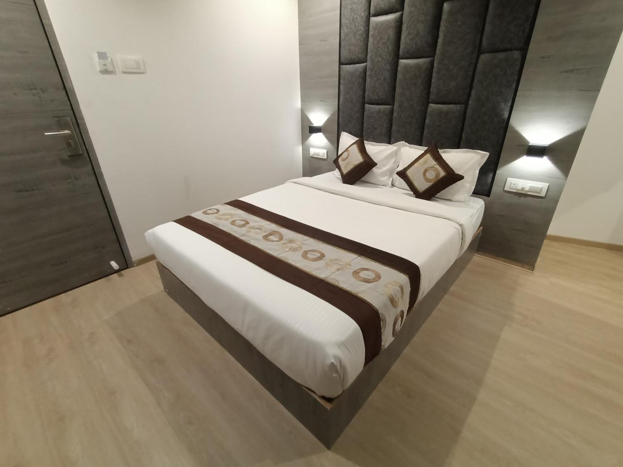 Hotel Beverly Palace Santacruz - Near Bkc - Mumbai Airport T1 מראה חיצוני תמונה