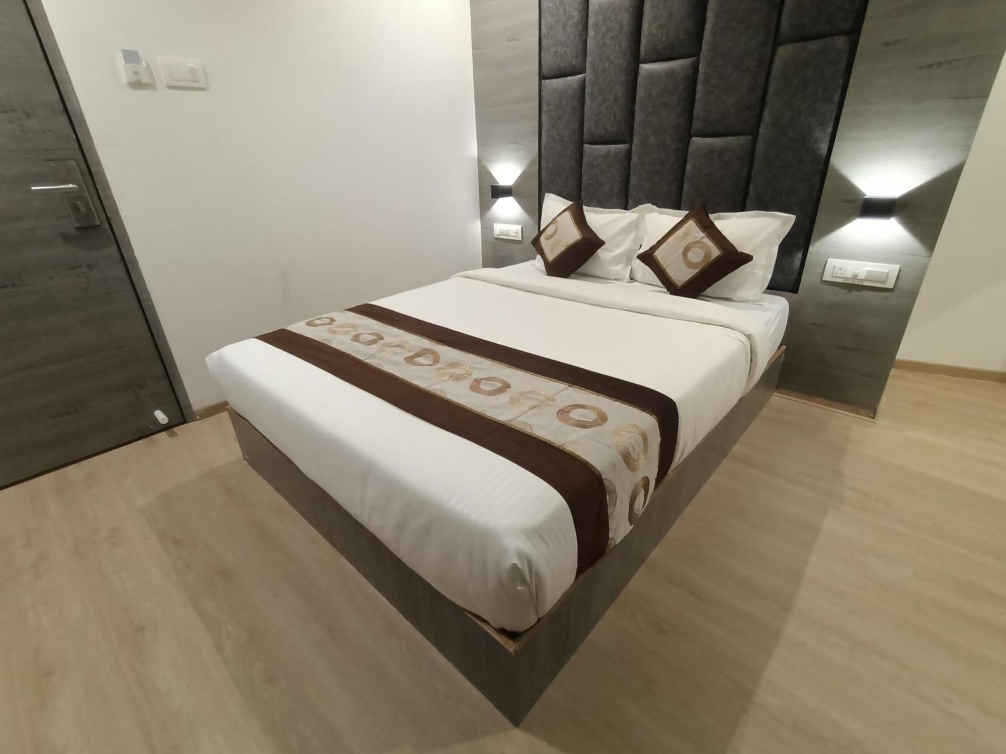 Hotel Beverly Palace Santacruz - Near Bkc - Mumbai Airport T1 מראה חיצוני תמונה