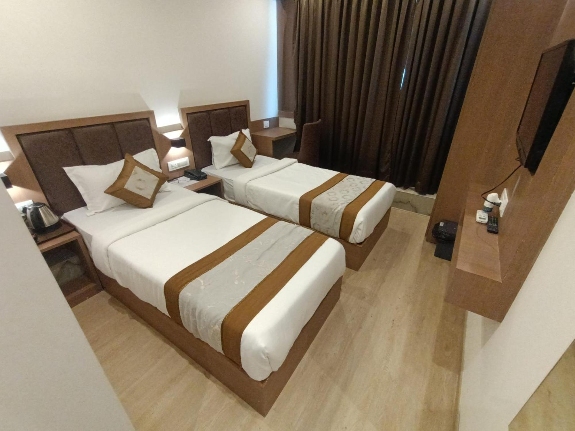 Hotel Beverly Palace Santacruz - Near Bkc - Mumbai Airport T1 מראה חיצוני תמונה