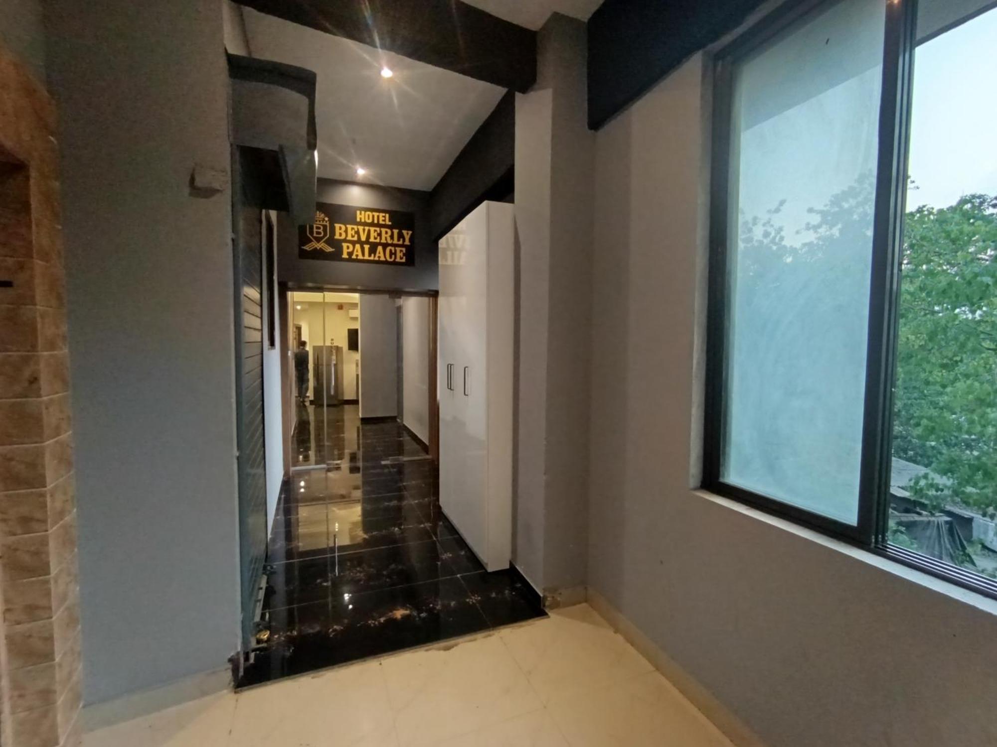 Hotel Beverly Palace Santacruz - Near Bkc - Mumbai Airport T1 מראה חיצוני תמונה
